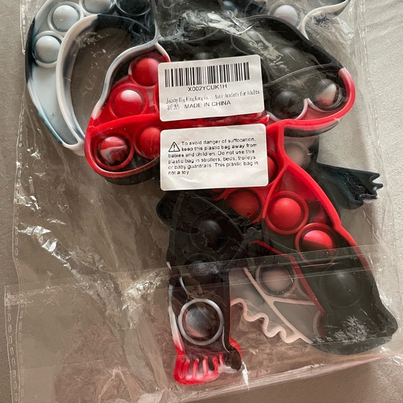 Pop it Toys Godzilla and King Kong.  Helps with stress and anxiety - Picture 3 of 5